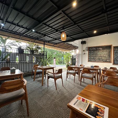 Dong Paloh Hostel มุนดุก ภายนอก รูปภาพ