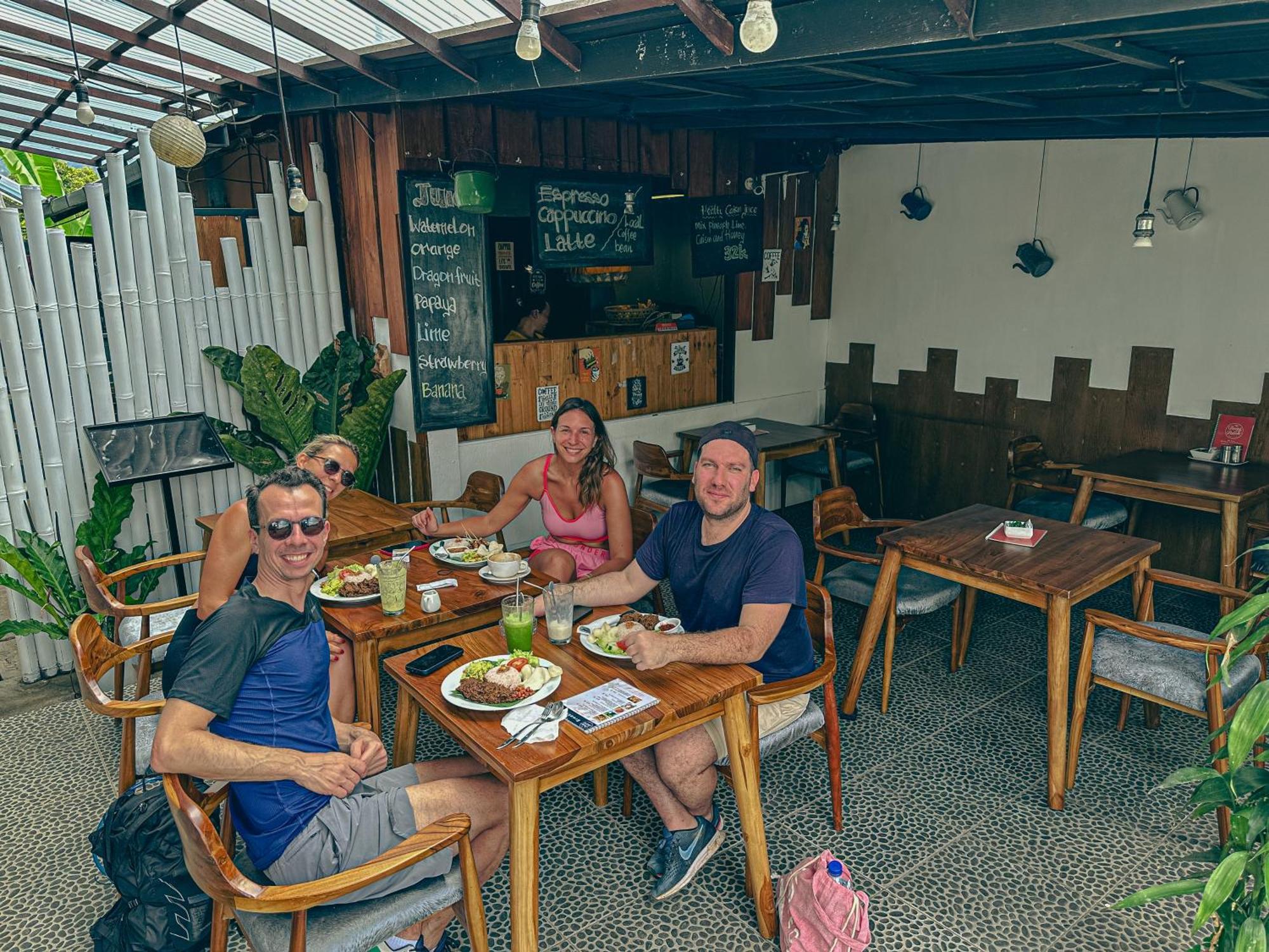 Dong Paloh Hostel มุนดุก ภายนอก รูปภาพ
