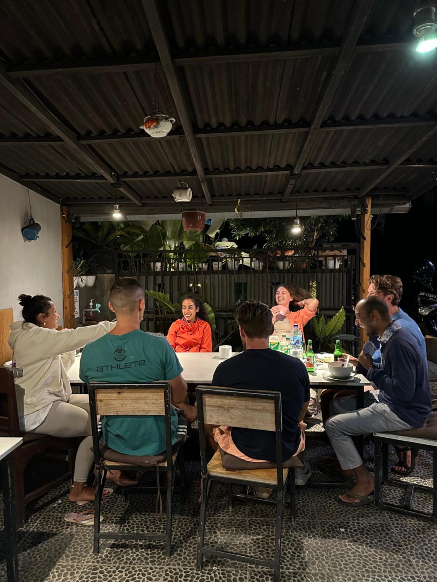 Dong Paloh Hostel มุนดุก ภายนอก รูปภาพ