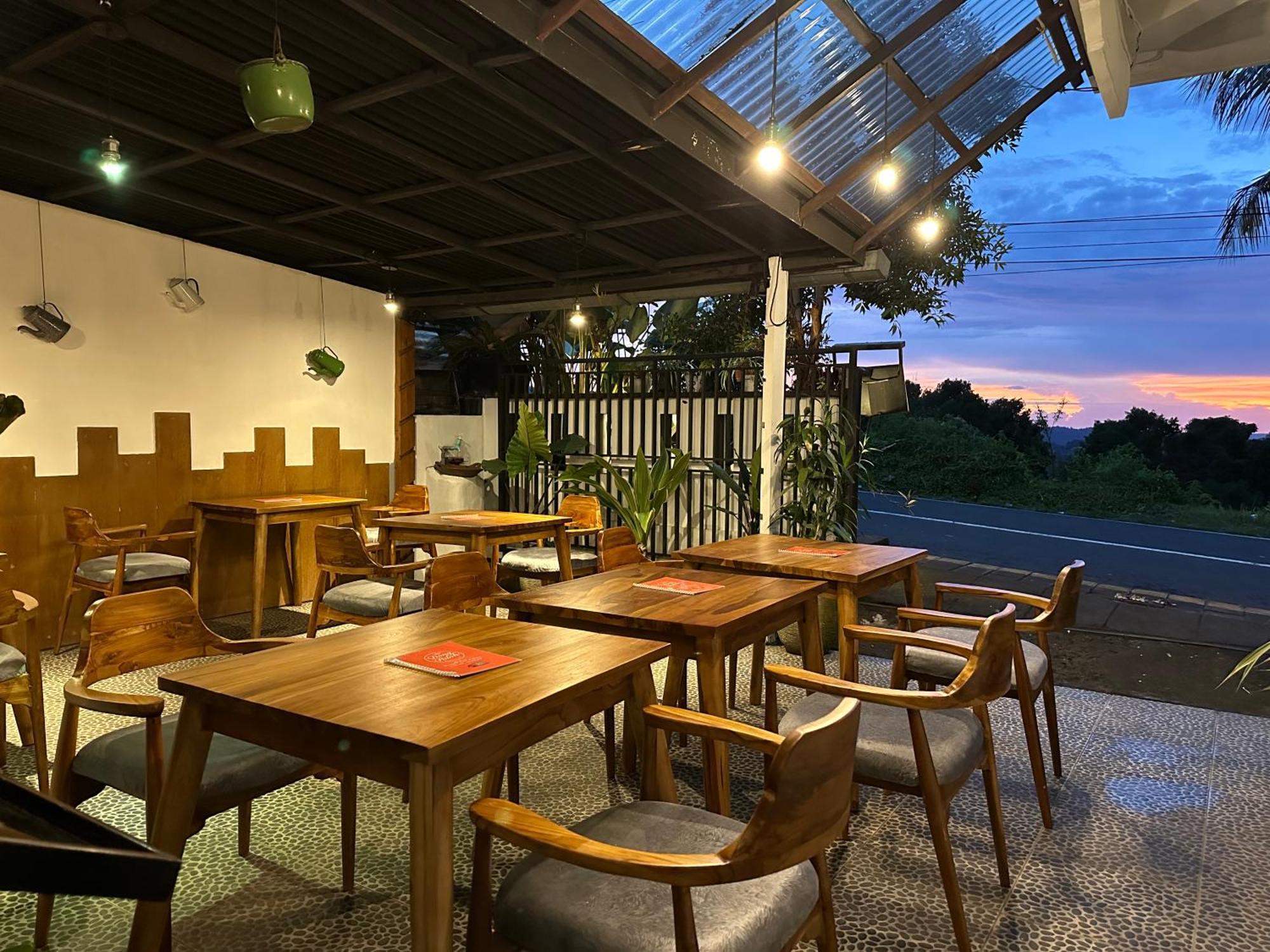 Dong Paloh Hostel มุนดุก ภายนอก รูปภาพ