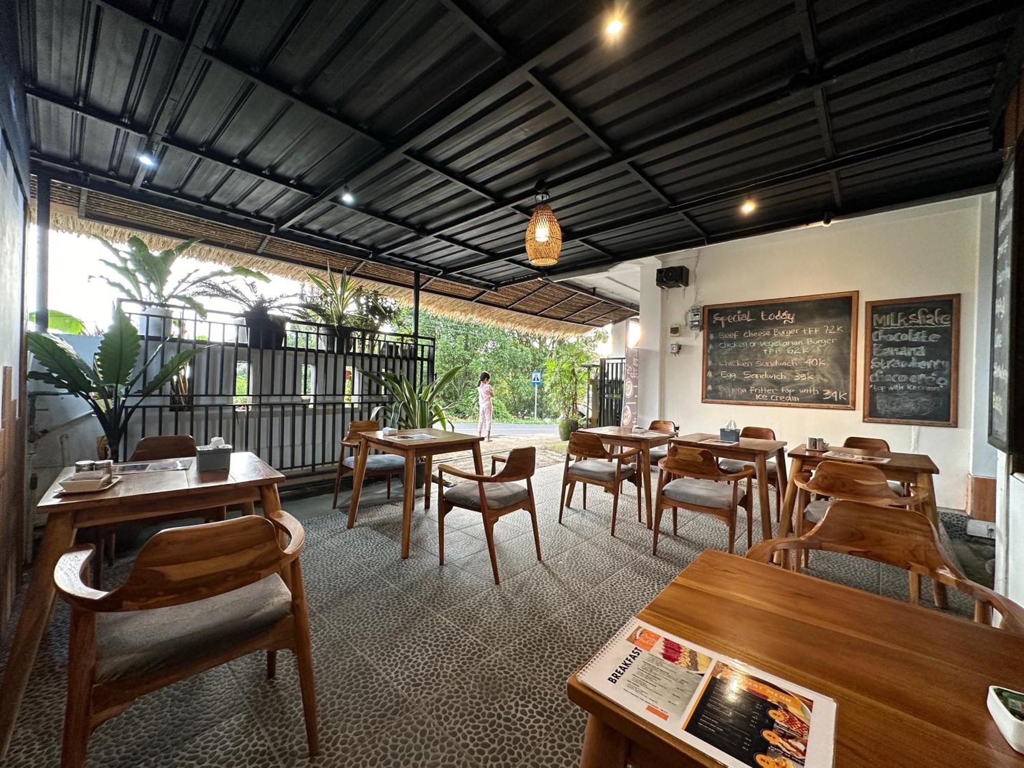Dong Paloh Hostel มุนดุก ภายนอก รูปภาพ